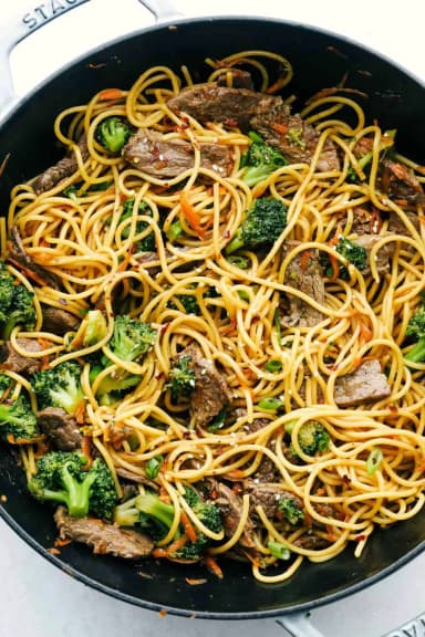 Garlic Beef and Broccoli Lo Mein